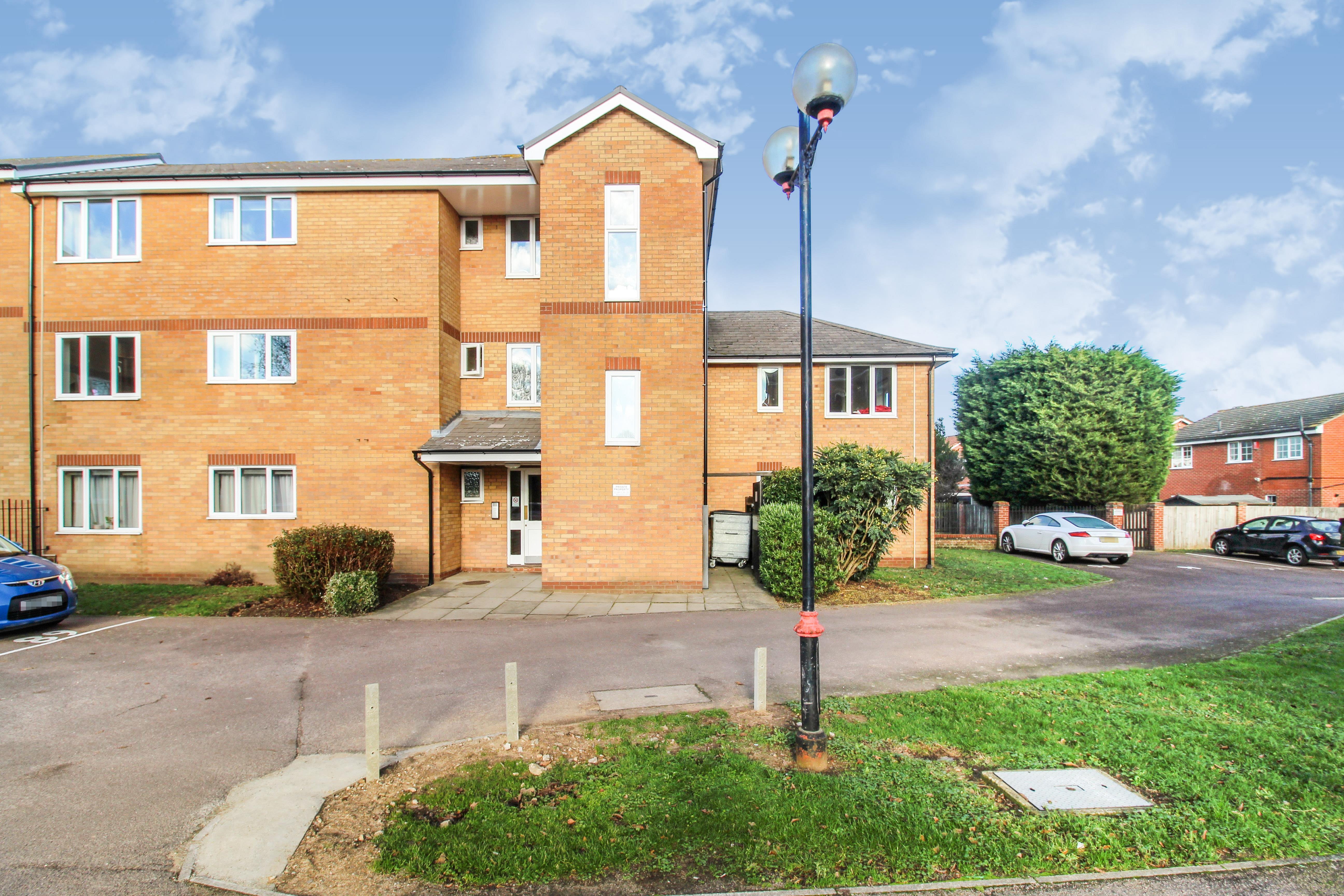 Flat Dorchester End in Colchester
