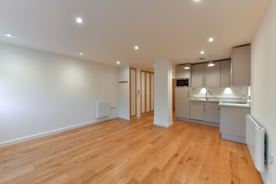 Flat The Broadway in Woking