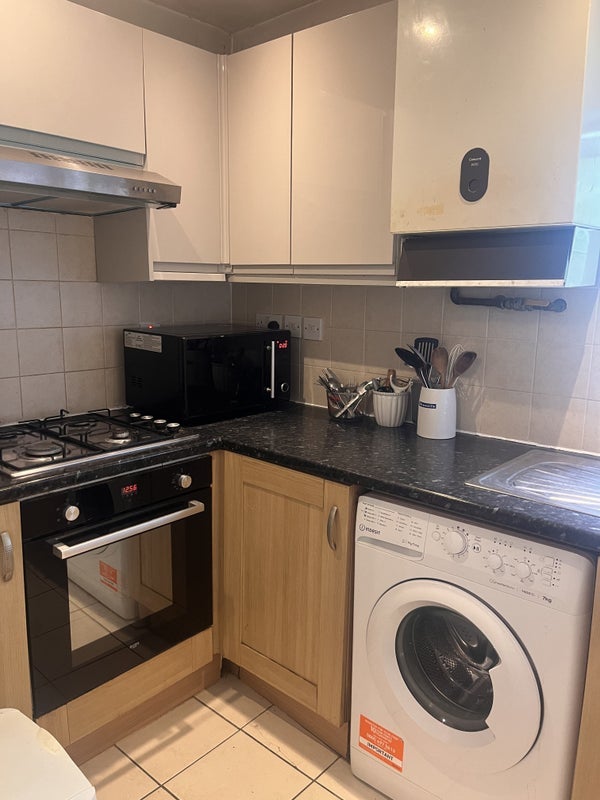 Room Home Park Road in Greater London