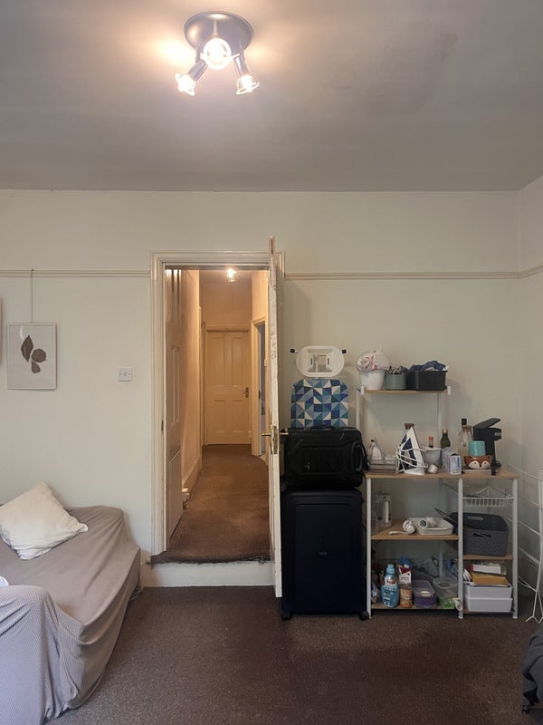 Room Home Park Road in Greater London