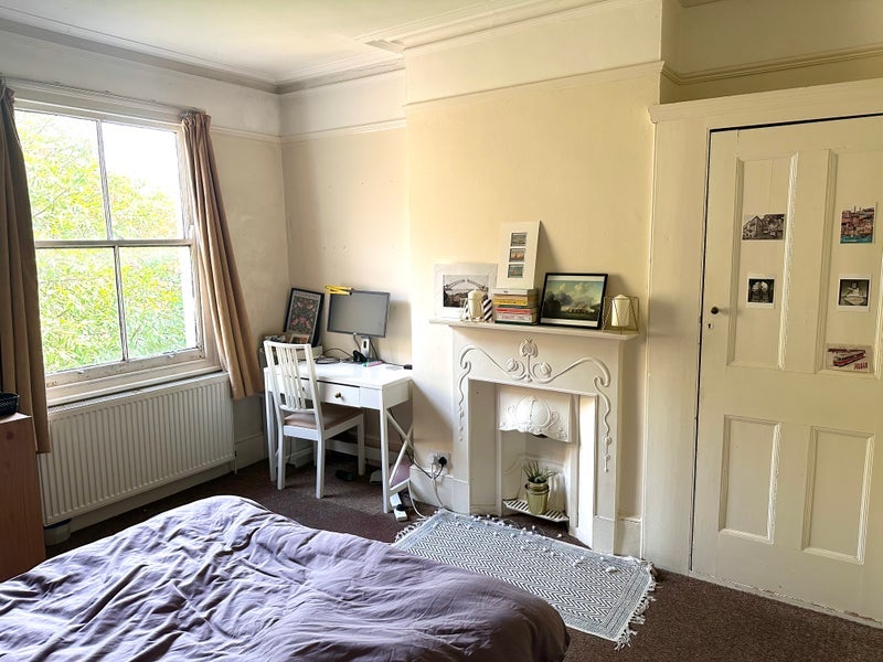 Room Home Park Road in Greater London
