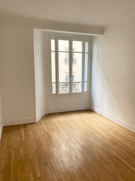 Flat Rue de la République in Puteaux