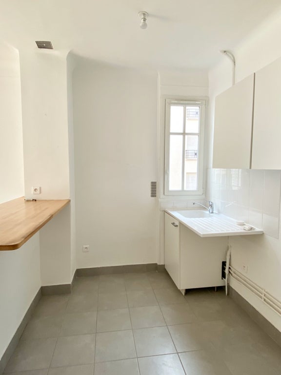 Flat Rue de la République in Puteaux
