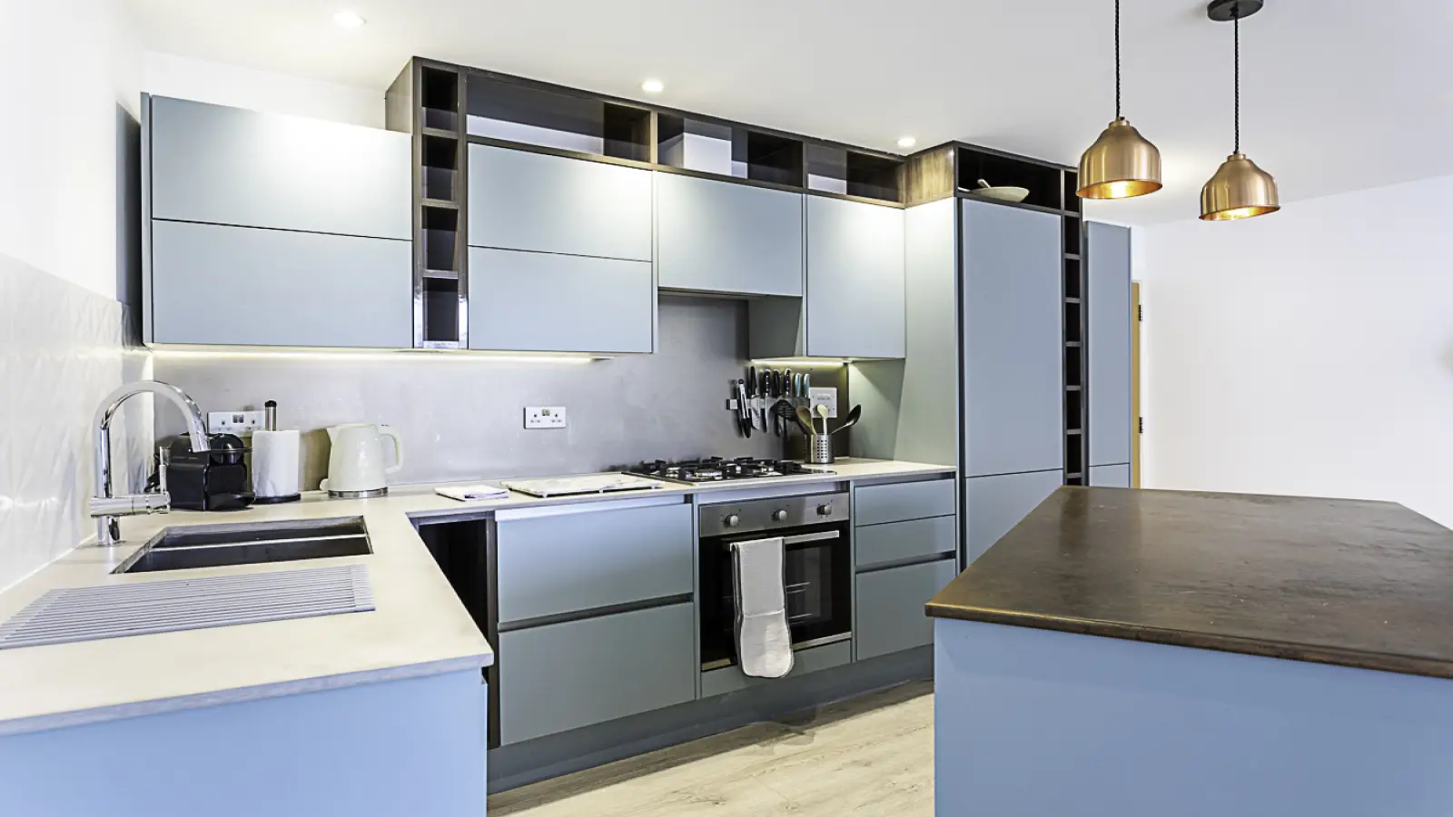 Flat Druid Street in Greater London