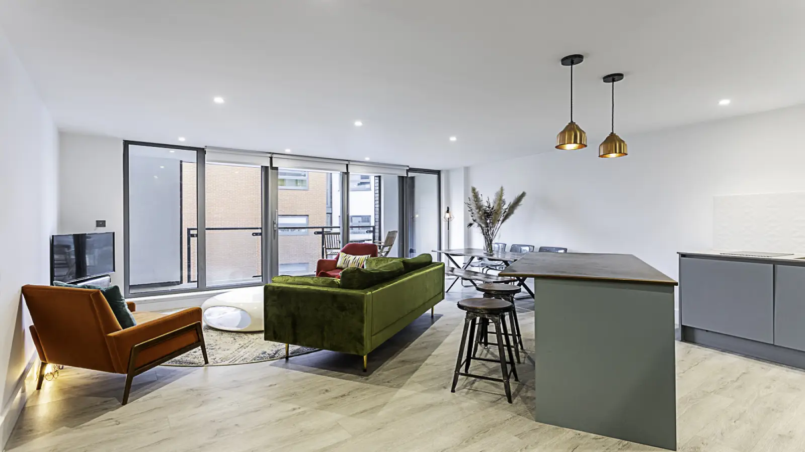 Flat Druid Street in Greater London