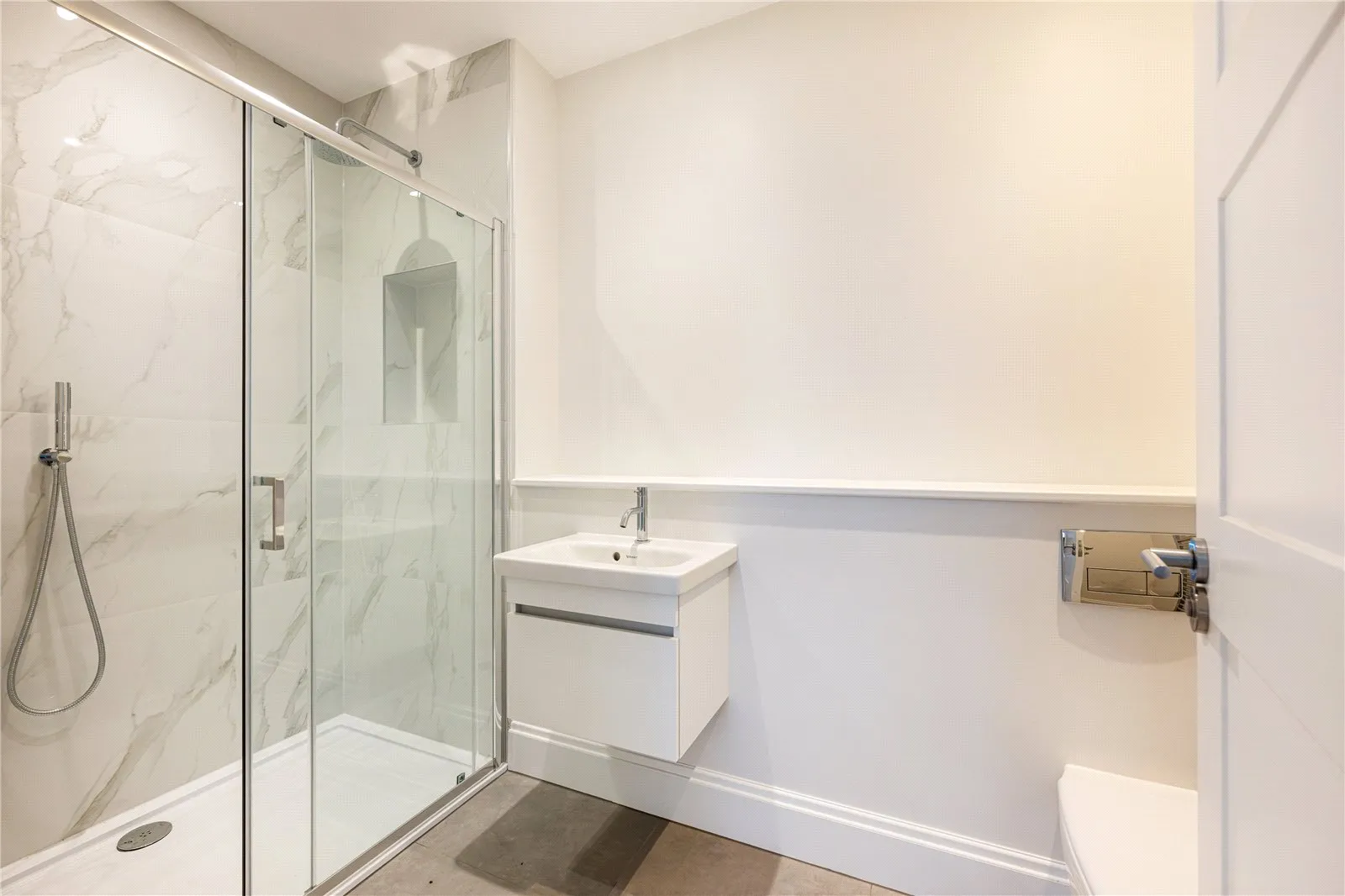 Flat Phillimore Walk in Greater London