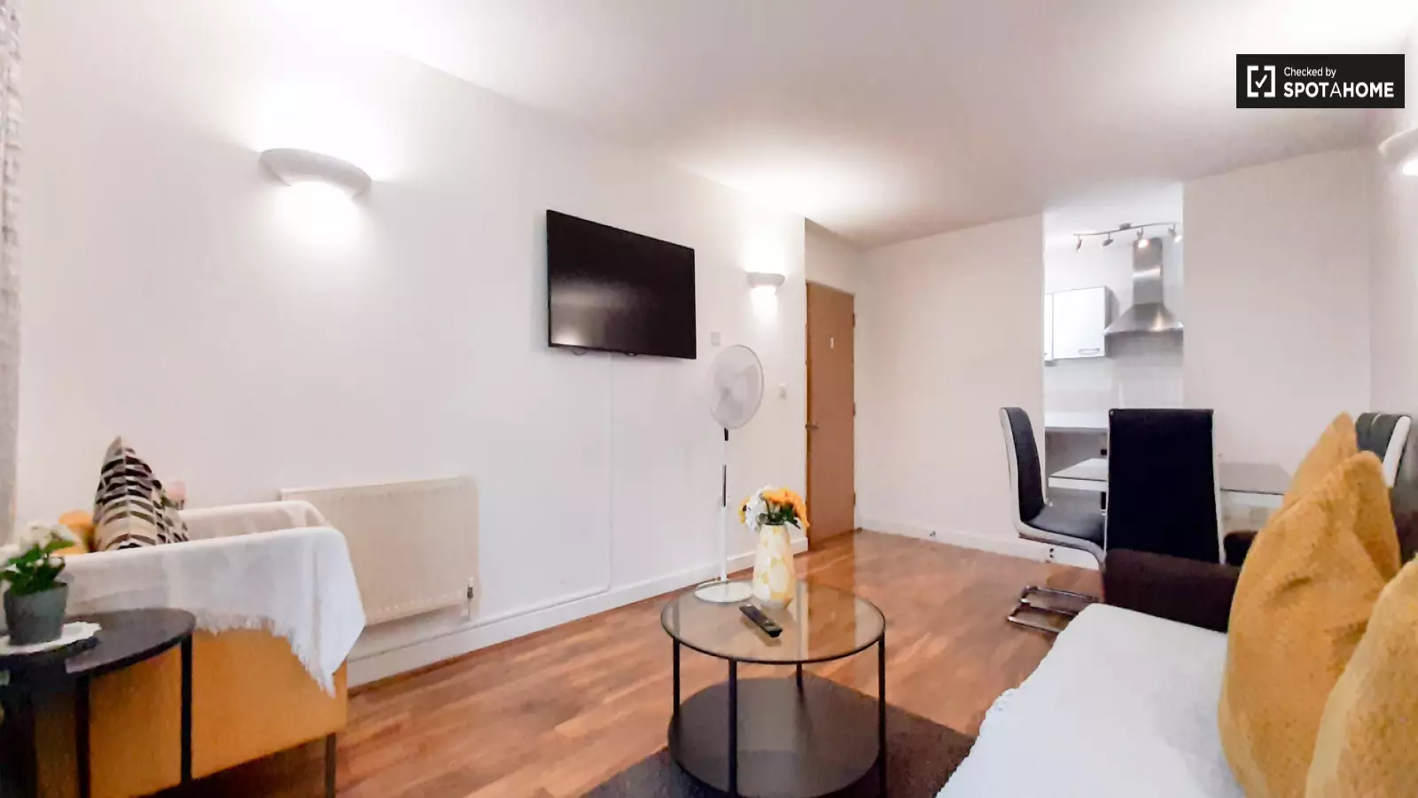 Flat Merbury Close in Greater London
