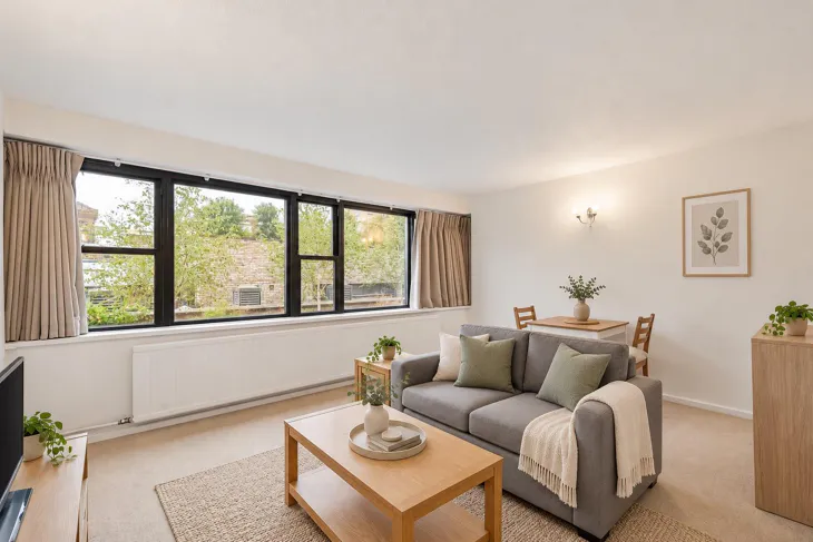 Flat Kensington Place in Greater London