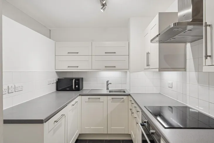 Flat Kensington Place in Greater London