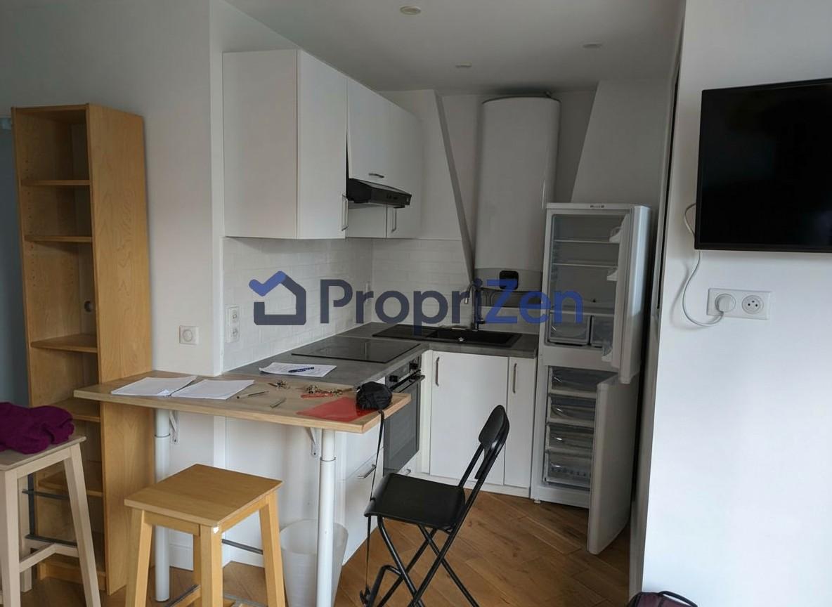 Flat Rue des Amandiers in Paris