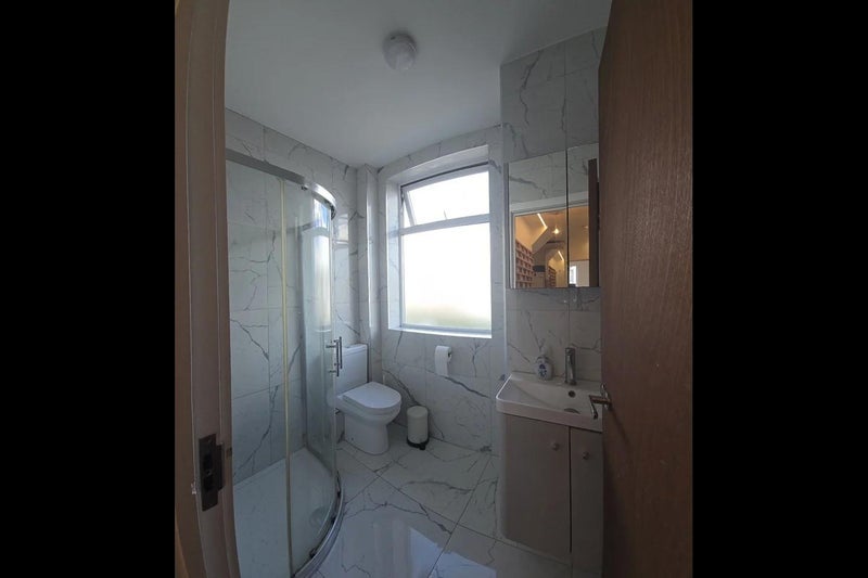 Flat Mayfair Gardens in Greater London