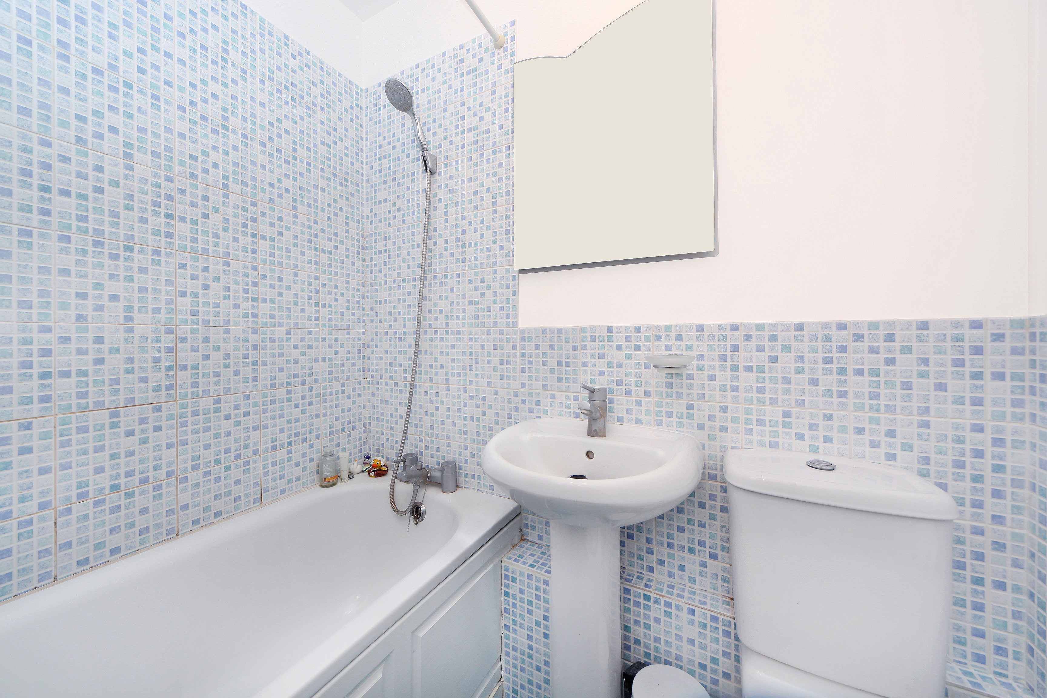 Flat Augustus Road in Greater London