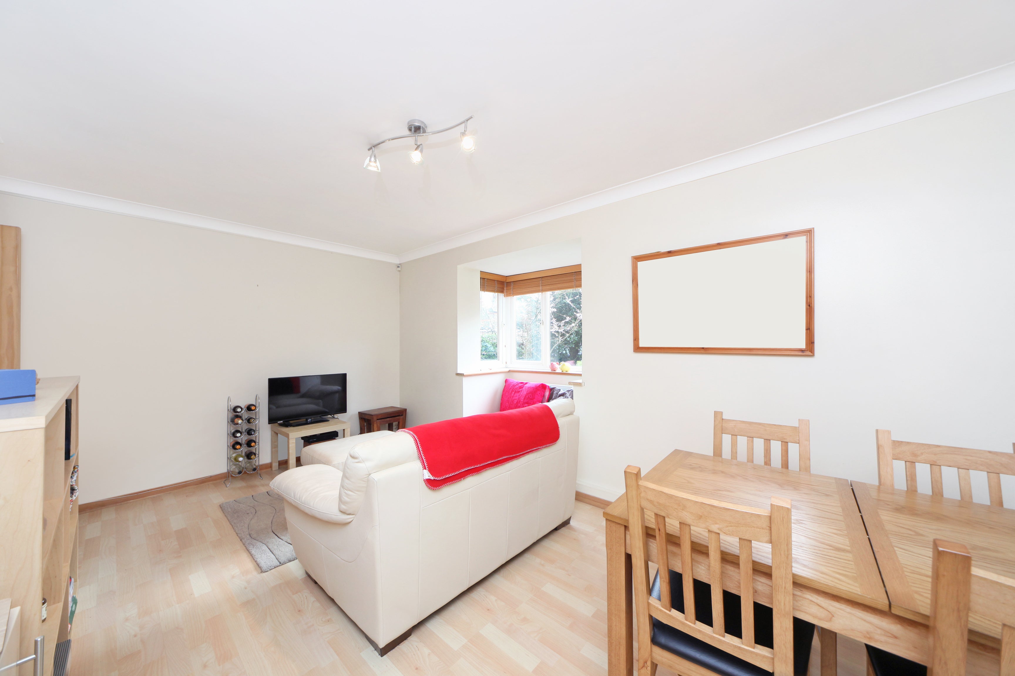 Flat Augustus Road in Greater London
