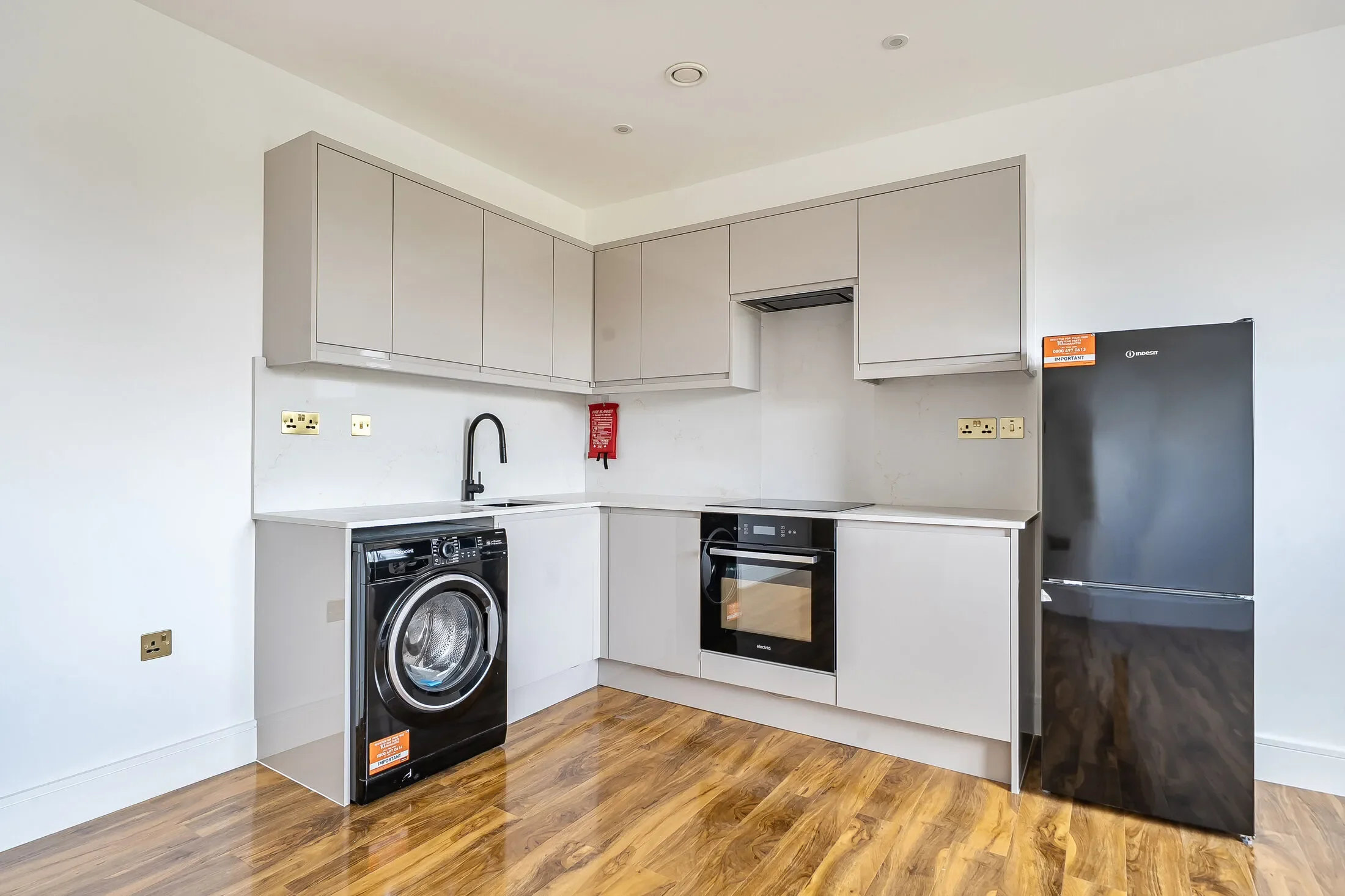 Flat Cobham Road in Greater London