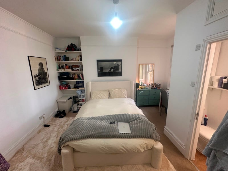 Room Castellain Road in City of Westminster