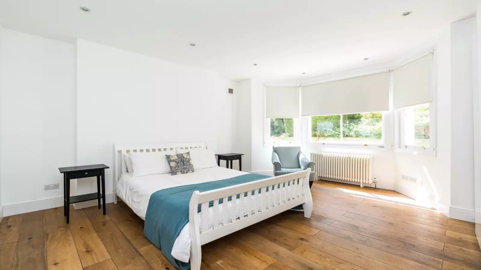 Flat Priory Road in Greater London