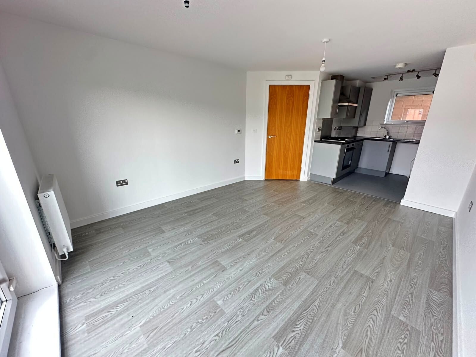 Flat Sandhills Avenue in Leicester