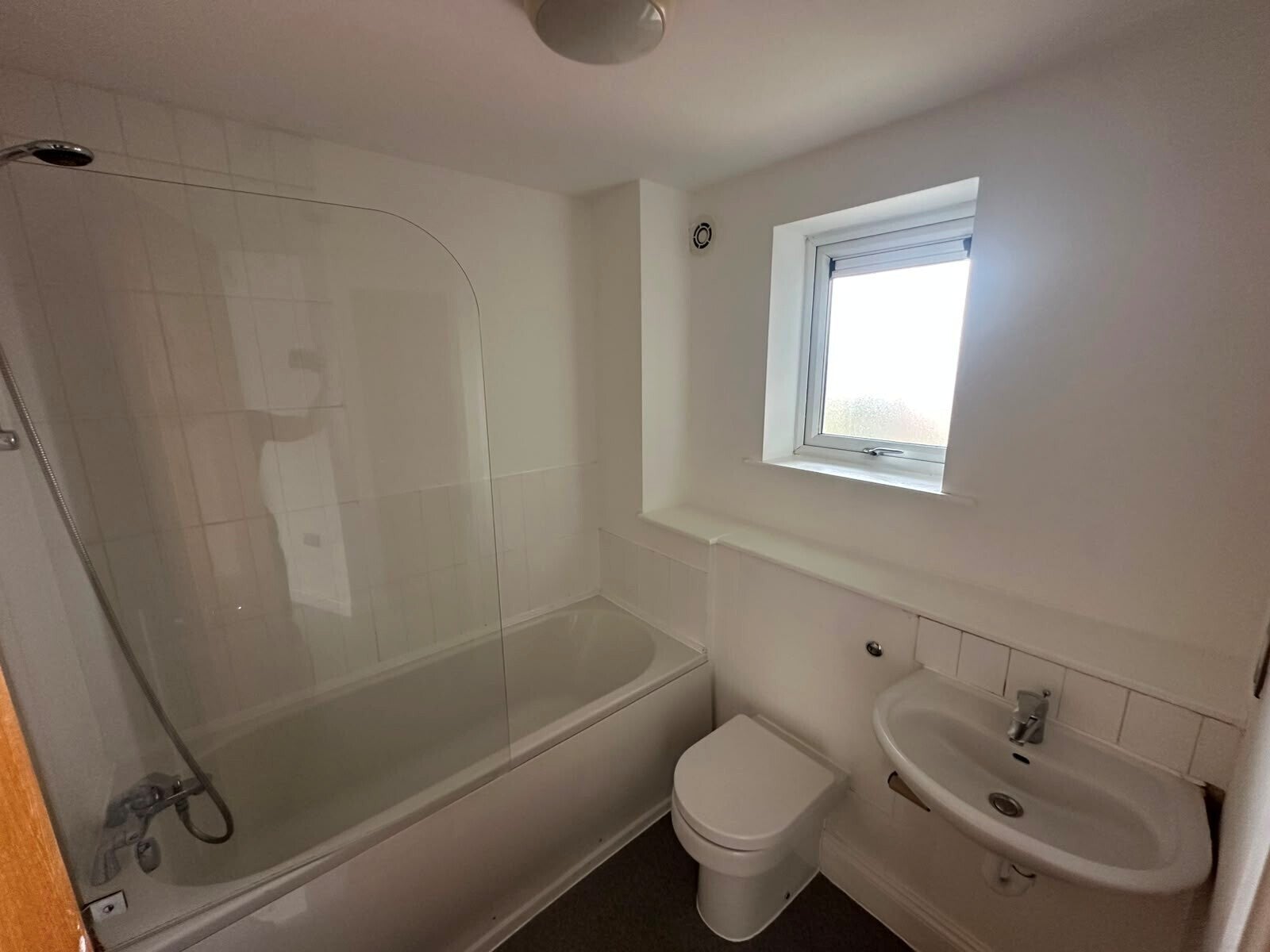 Flat Sandhills Avenue in Leicester