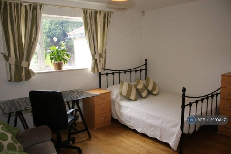 Room Mayfield Road in Southampton