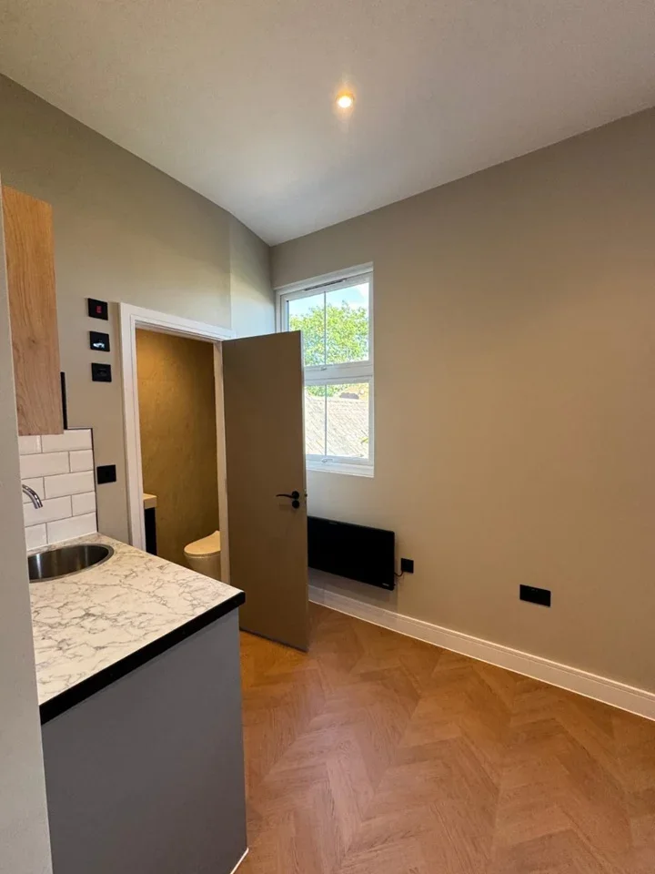 Room Dunbar Street in Greater London