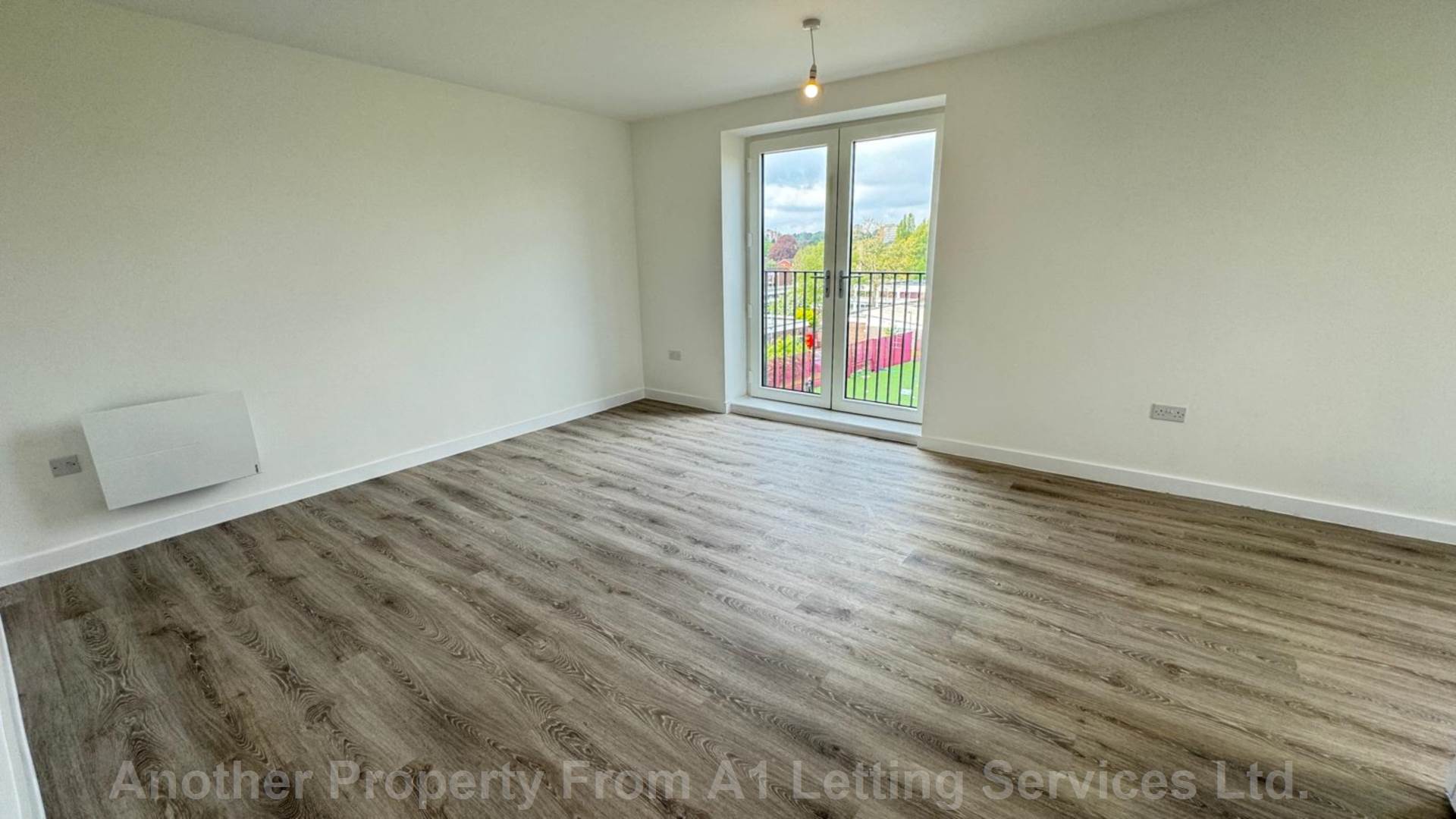 Flat Parkes Avenue in Birmingham