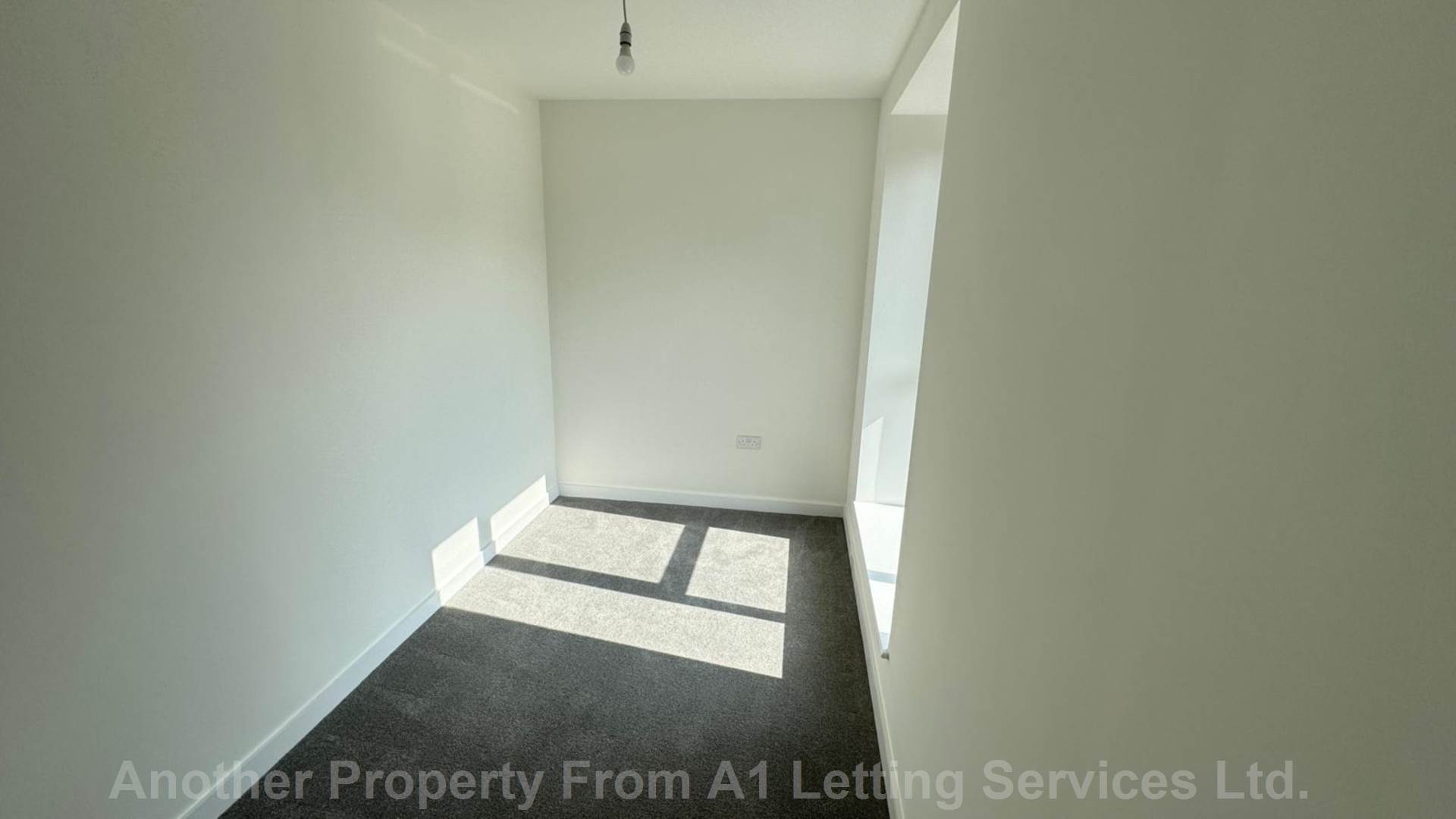 Flat Parkes Avenue in Birmingham