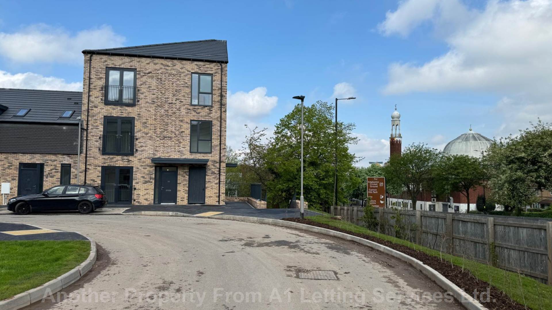 Flat Parkes Avenue in Birmingham