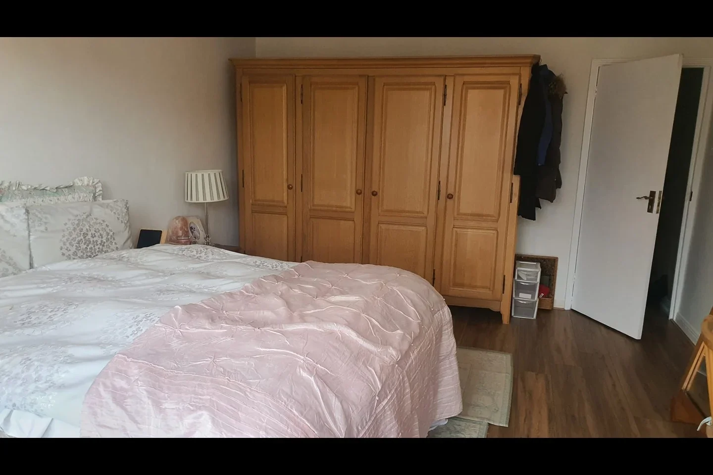 Room St. James' Close in Greater London