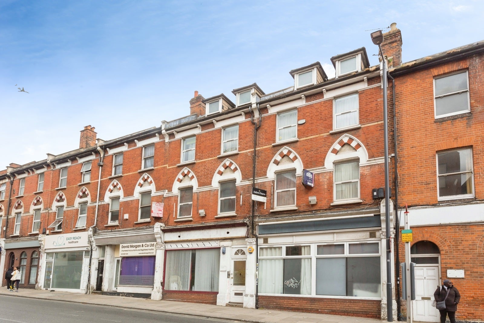 Flat Peterborough Road in Greater London