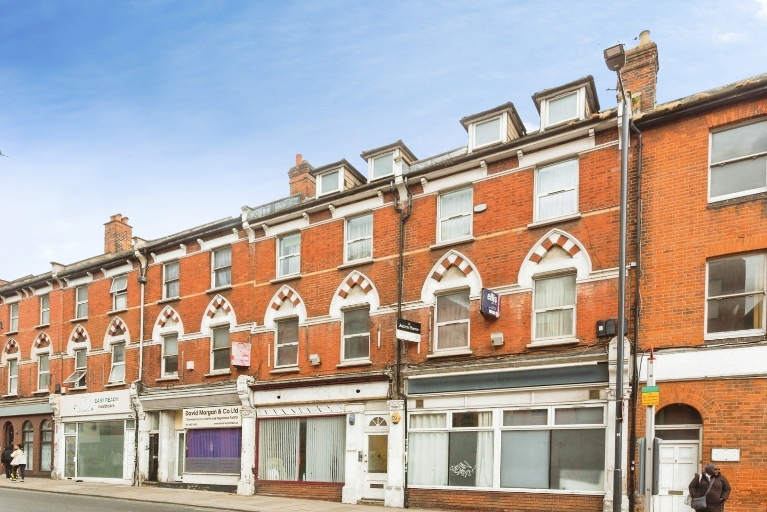 Flat Peterborough Road in Greater London
