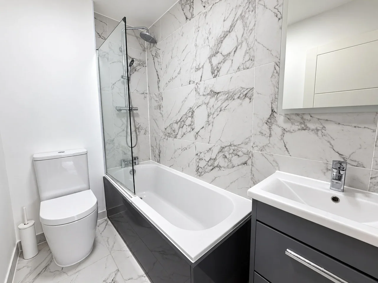Flat Brenley Close in Greater London