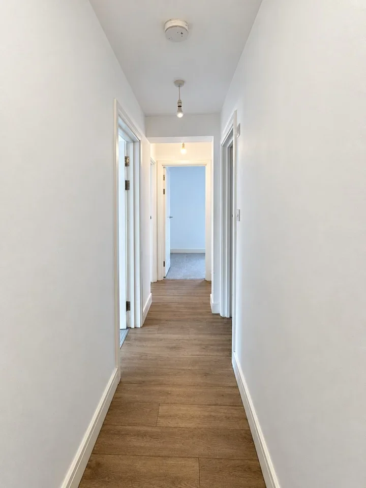 Flat Brenley Close in Greater London