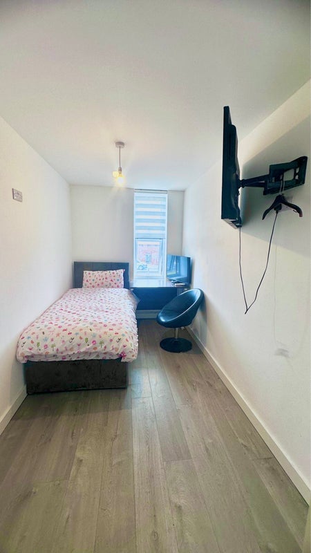Room Carlton Road in Bournemouth