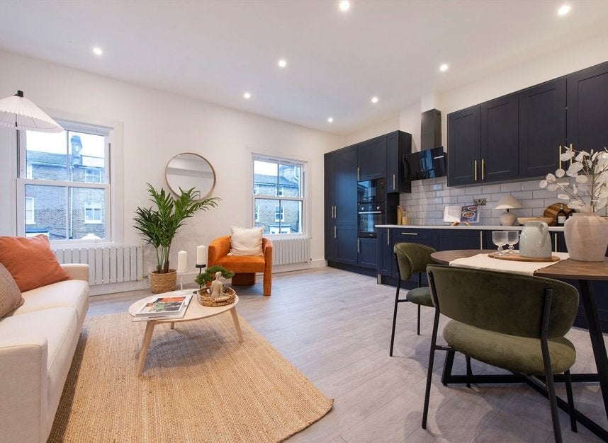 Flat Adelaide Grove in Greater London