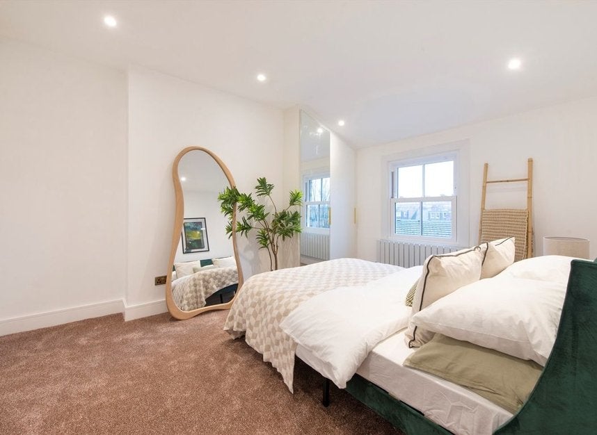 Flat Adelaide Grove in Greater London