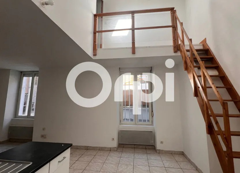 Flat Rue Jean Jaurès in Rive-de-Gier