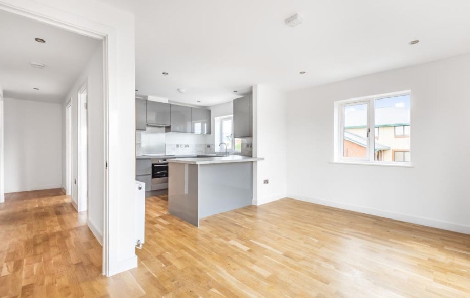 Flat Canberra Close in St Albans