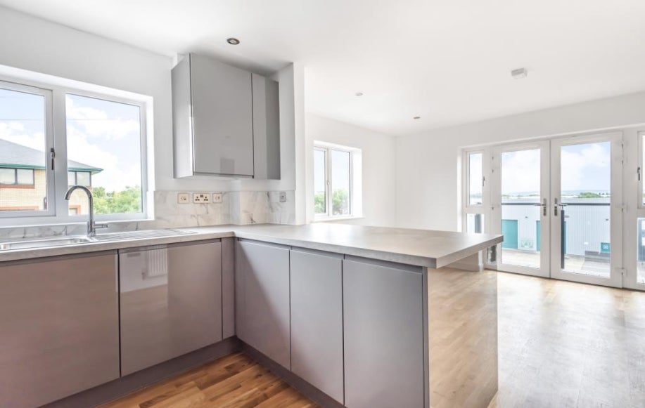 Flat Canberra Close in St Albans
