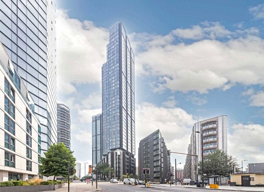 Flat City Road in Greater London