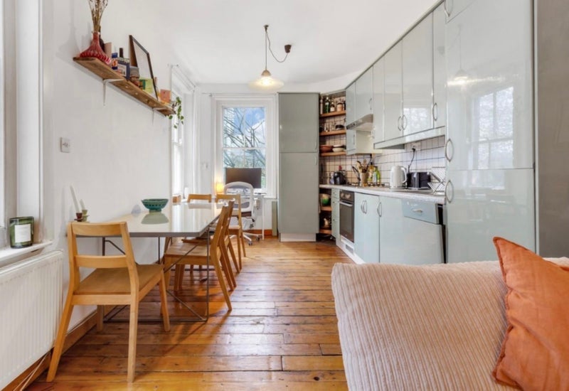 Room Green Lanes in Greater London