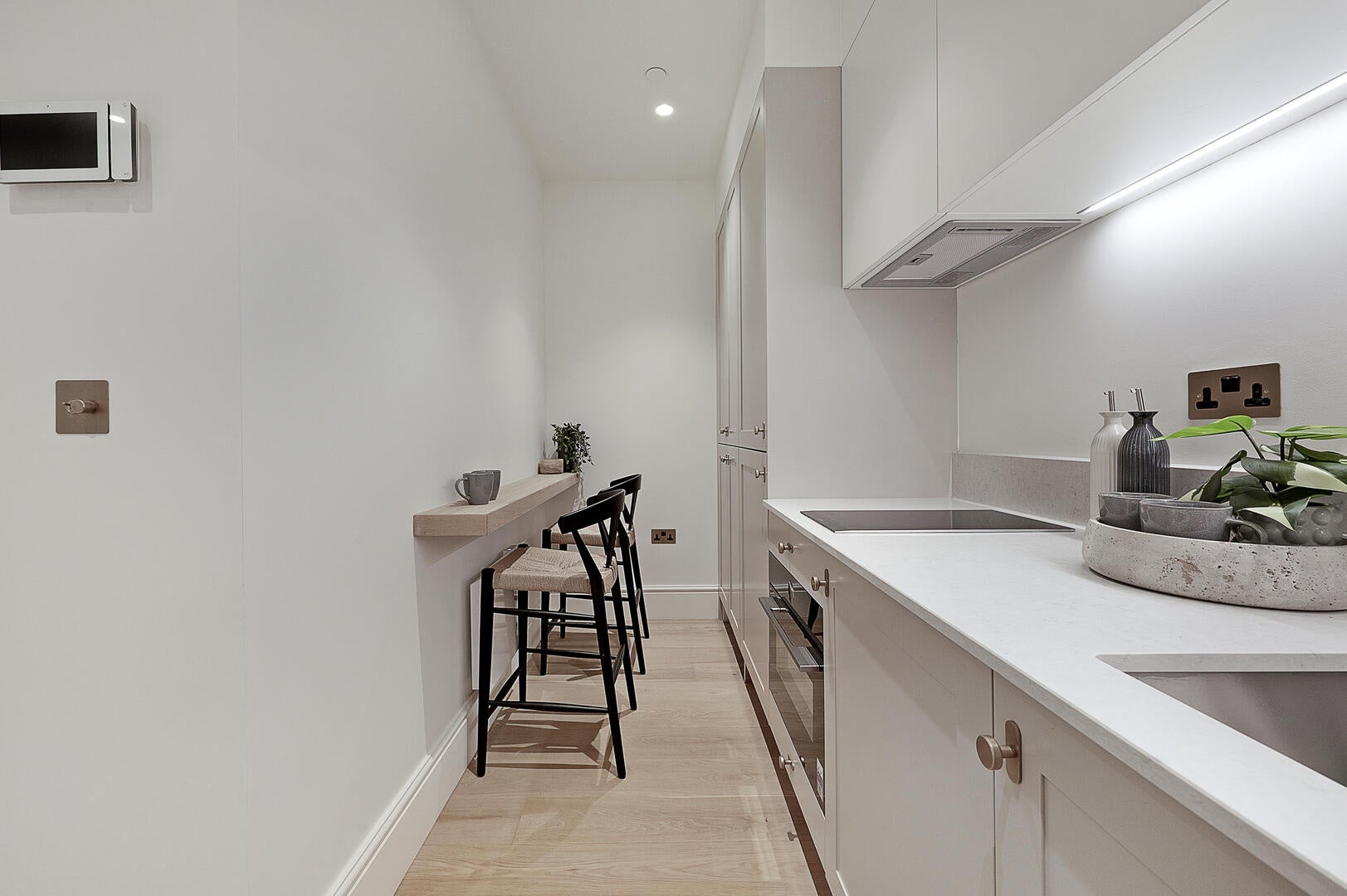 Flat Bramham Gardens in Greater London