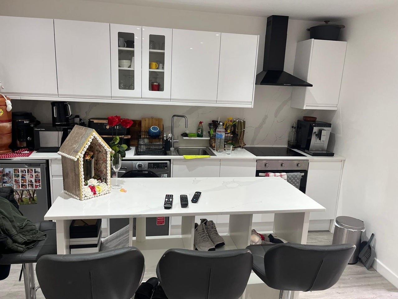 Room Buller Road in Greater London