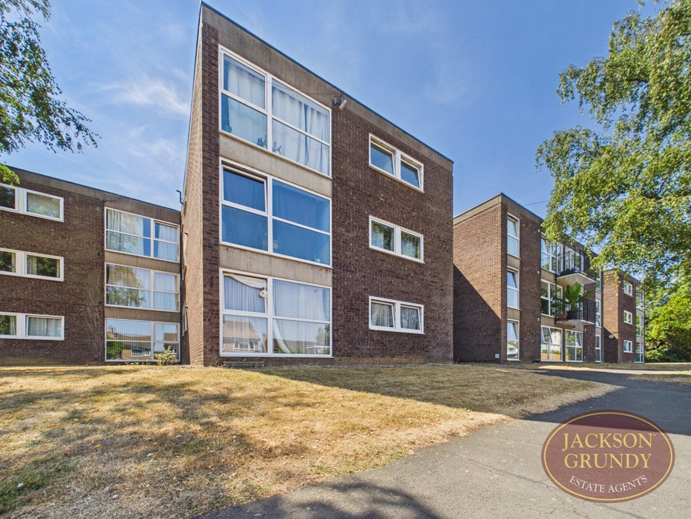 Flat Landcross Drive in Northampton