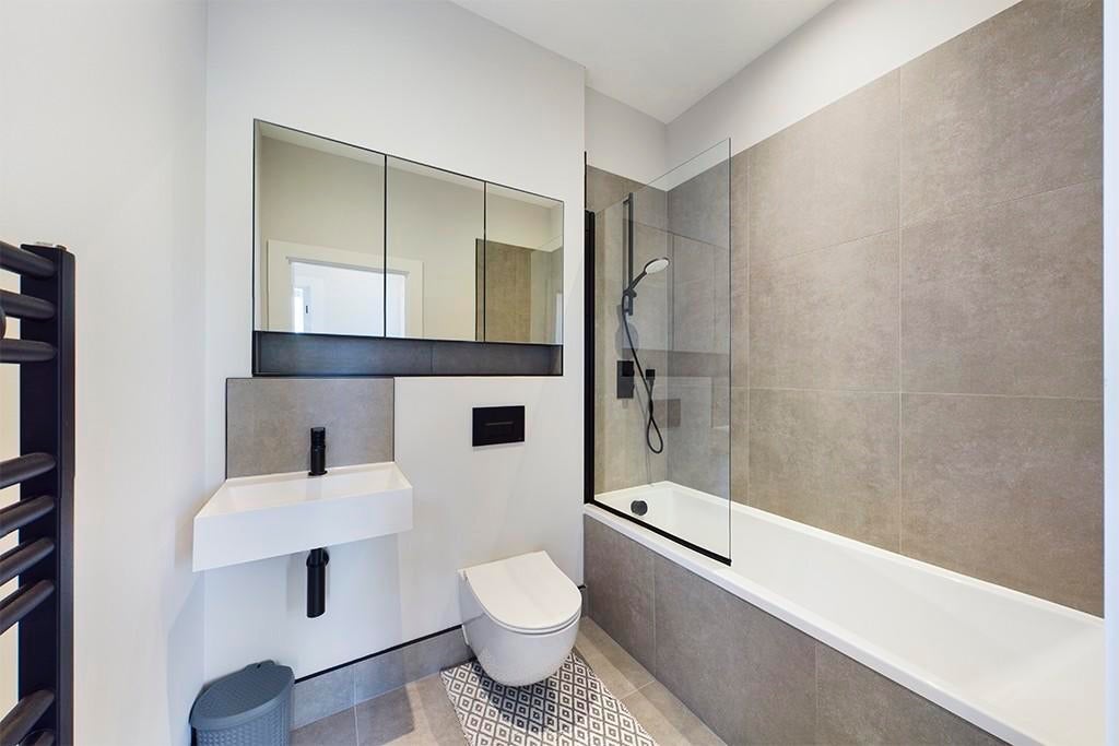 Flat Sunningdale Avenue in Greater London