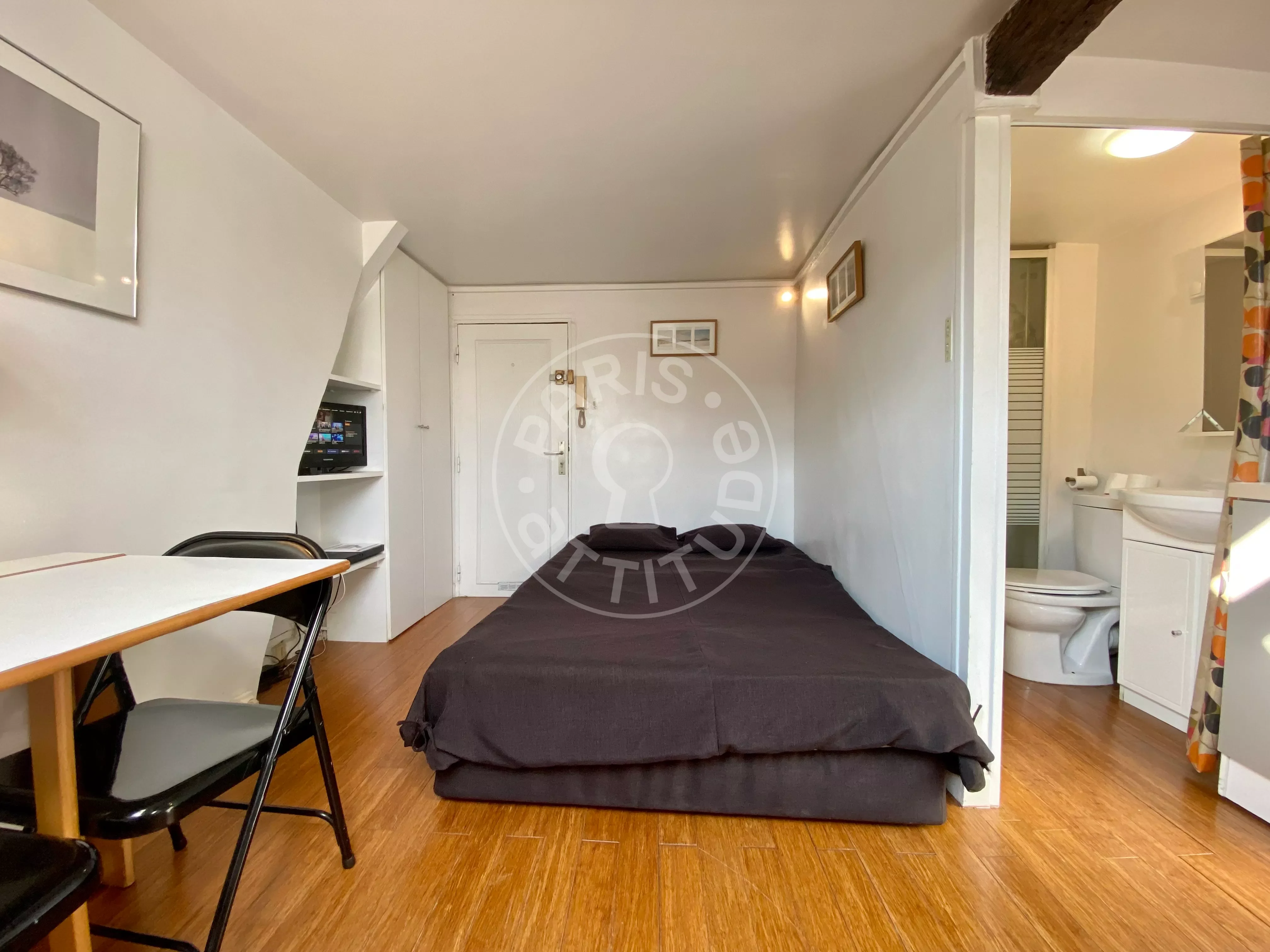 Flat Rue Rambuteau in Paris