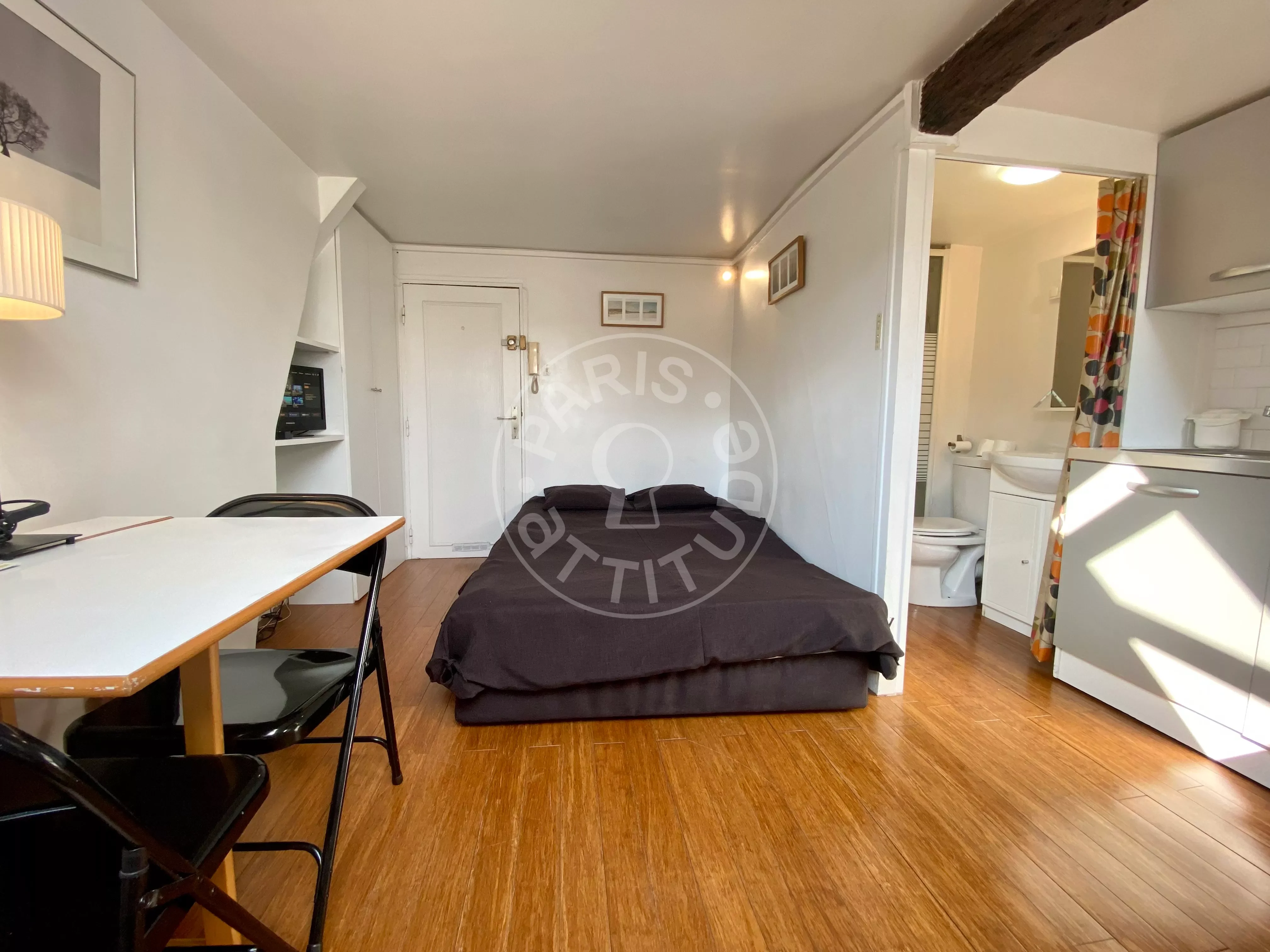 Flat Rue Rambuteau in Paris