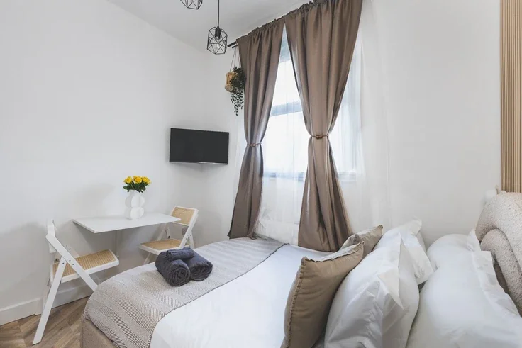 Flat Kelvin Road in Greater London