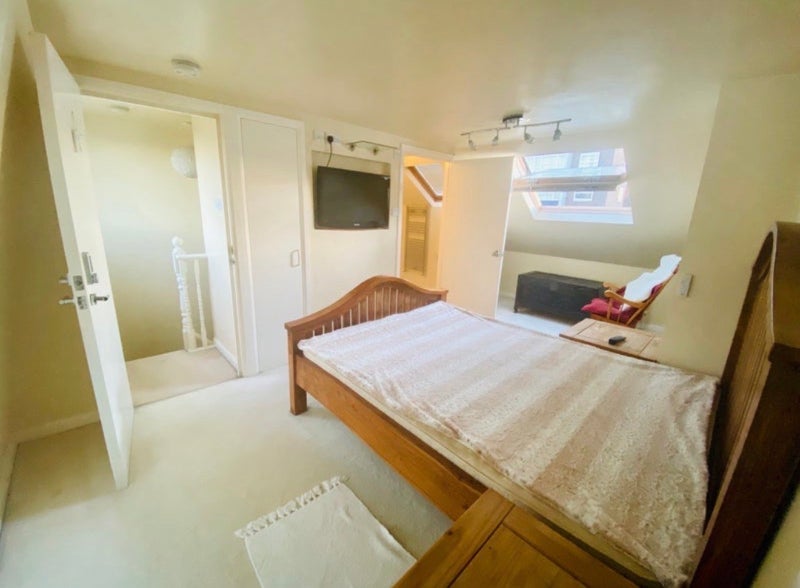 Room Claybrook Road in Greater London