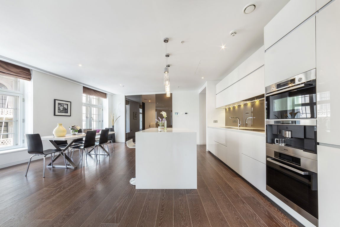 Flat Aldwych in City of Westminster