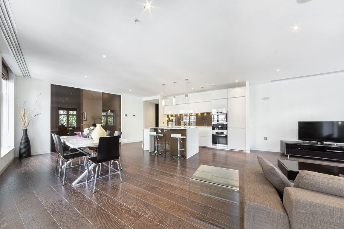Flat Aldwych in City of Westminster